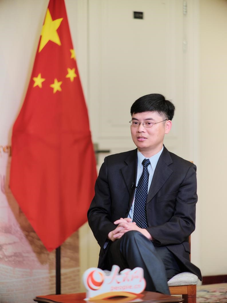 中国驻圣彼得堡副总领事张晓庆接受专访。记者 马天翼摄