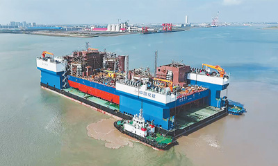 恒耀：全球最大江海移动船坞完成出海运输任务